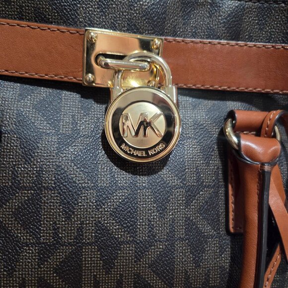 Authentic Michael Kors monogram bag and wallet - Picture 2 of 16